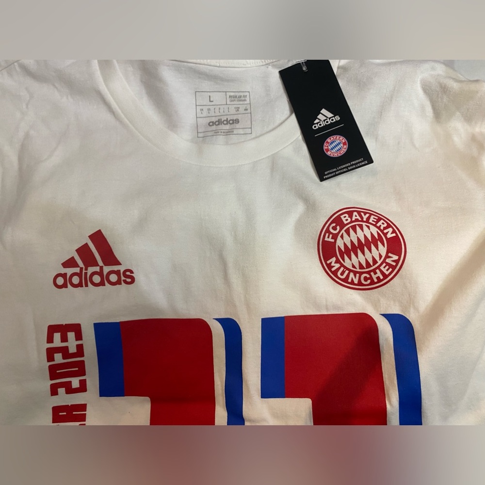 🇩🇪Adidas Bayern Munich 2023 Bundesliga Champions Tee - Picture 5 of 8